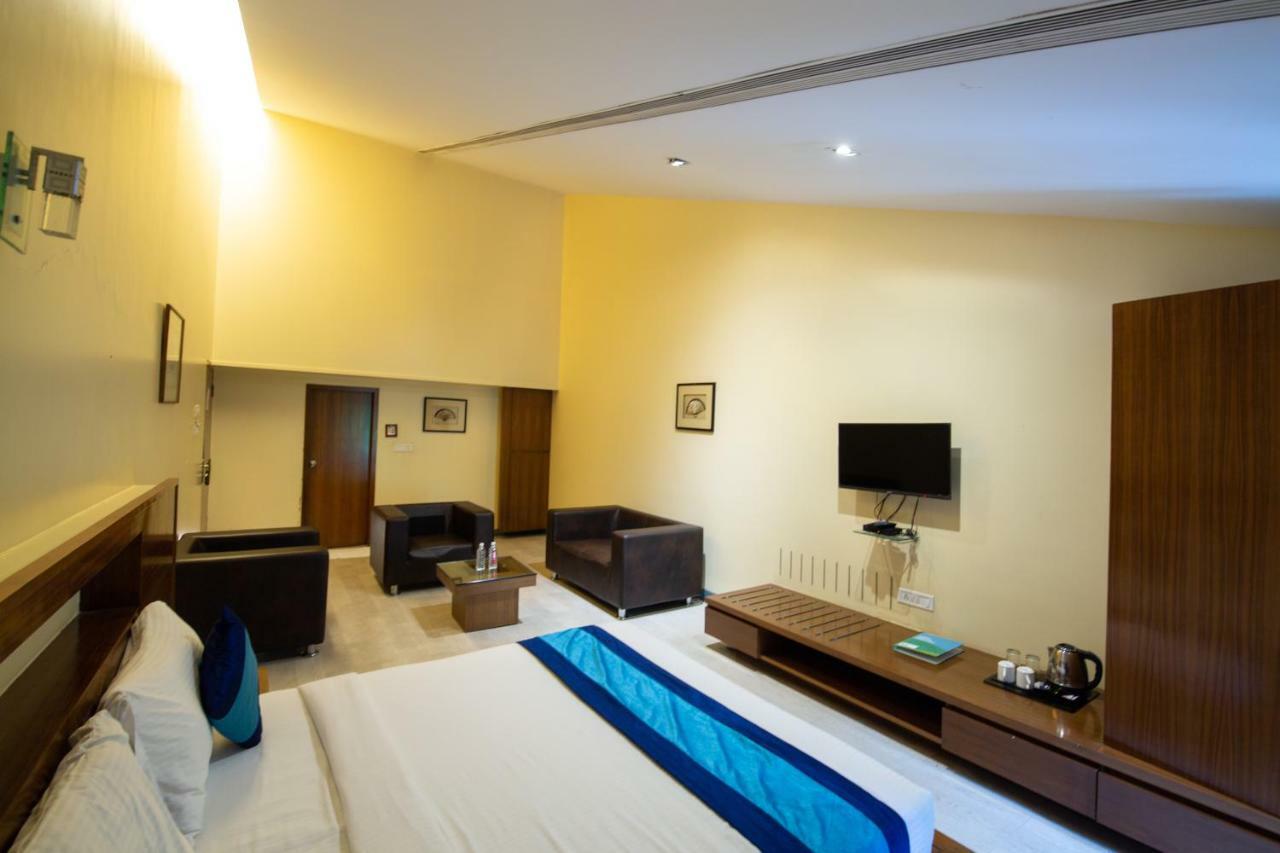 Mint Koregaon Park Next To Osho Ashram Pune Dış mekan fotoğraf
