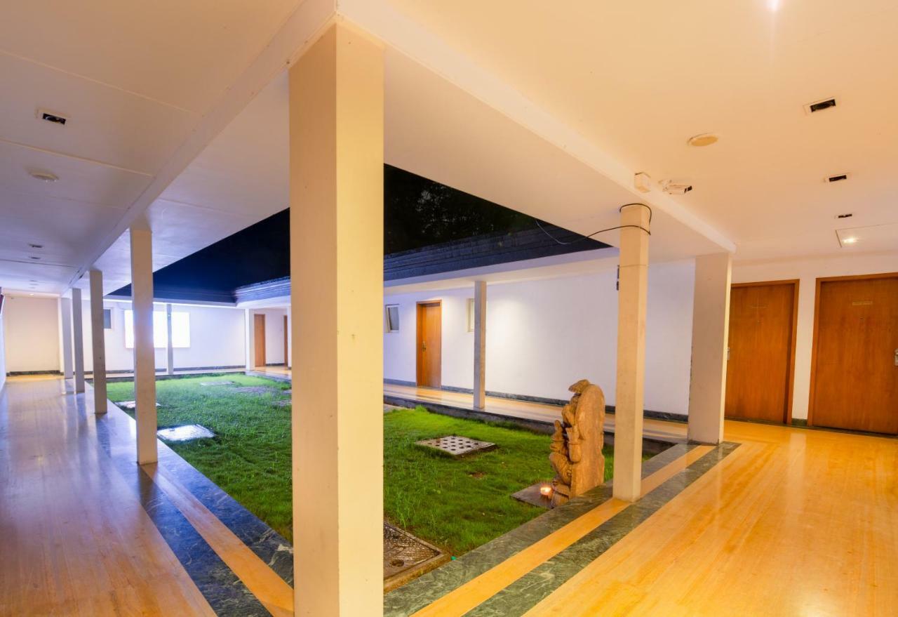 Mint Koregaon Park Next To Osho Ashram Pune Dış mekan fotoğraf